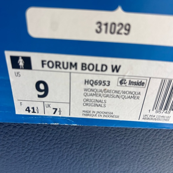 Adidas new in box - Picture 6 of 16